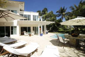 Golf front villa with private pool in beach resort, Punta Cana